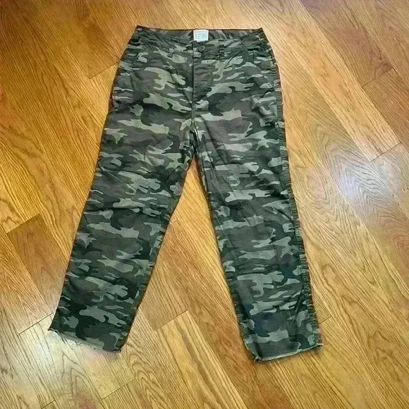 Sanctuary Camo Cropped Button Fly Pants Size 27 - Picture 1 of 4